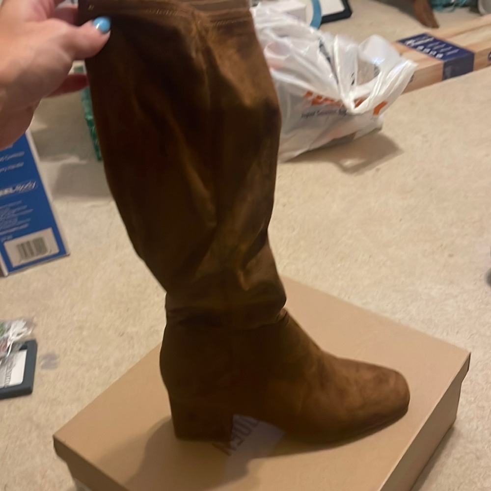 Brand New, Steve Madden Suede Boots, size 9